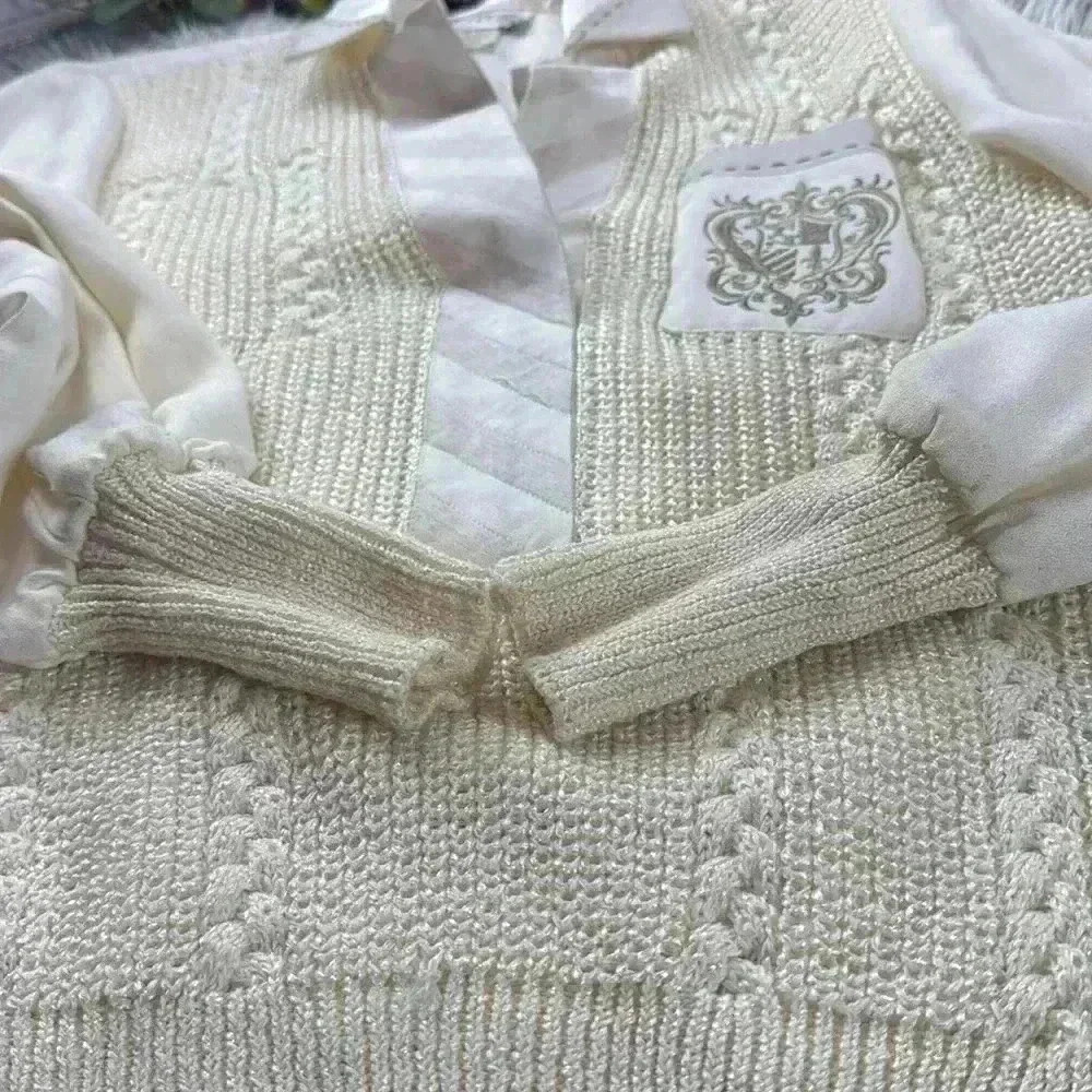 Vintage Ivory Sweater Shirt with Gold Emblem, M - Picture 10 of 13